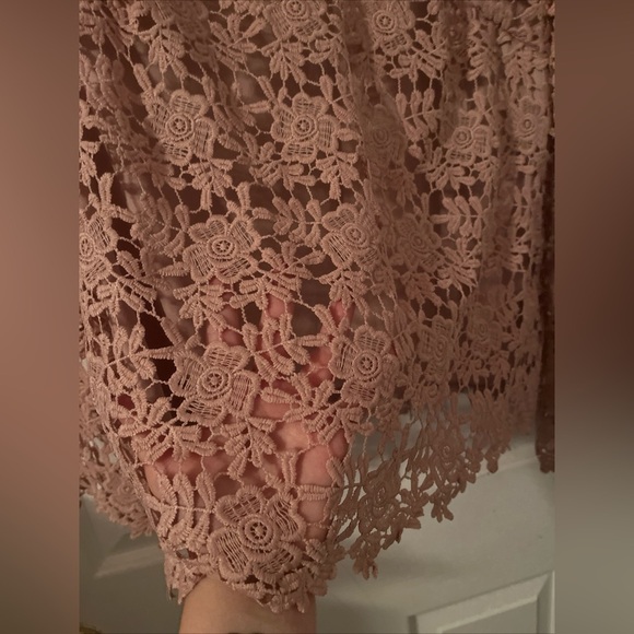 Woman’s pink sheer blouse - Size M - Picture 3 of 8